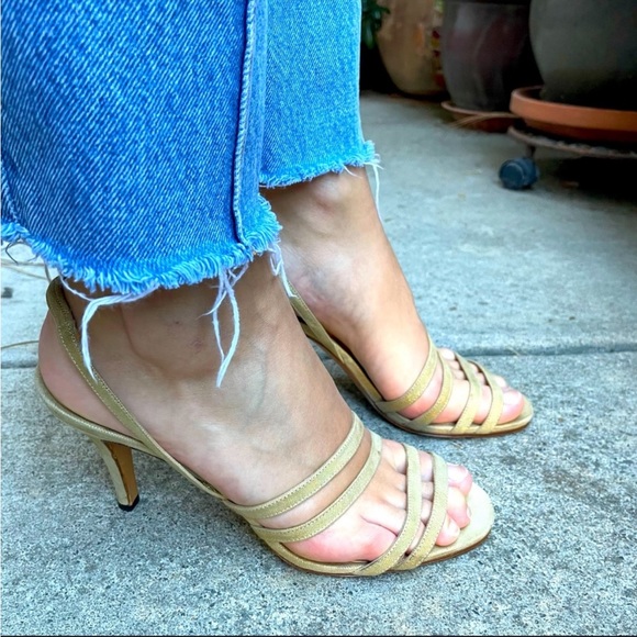 Vintage metallic gold Chanel all leather heels with dust bag - Picture 3 of 9